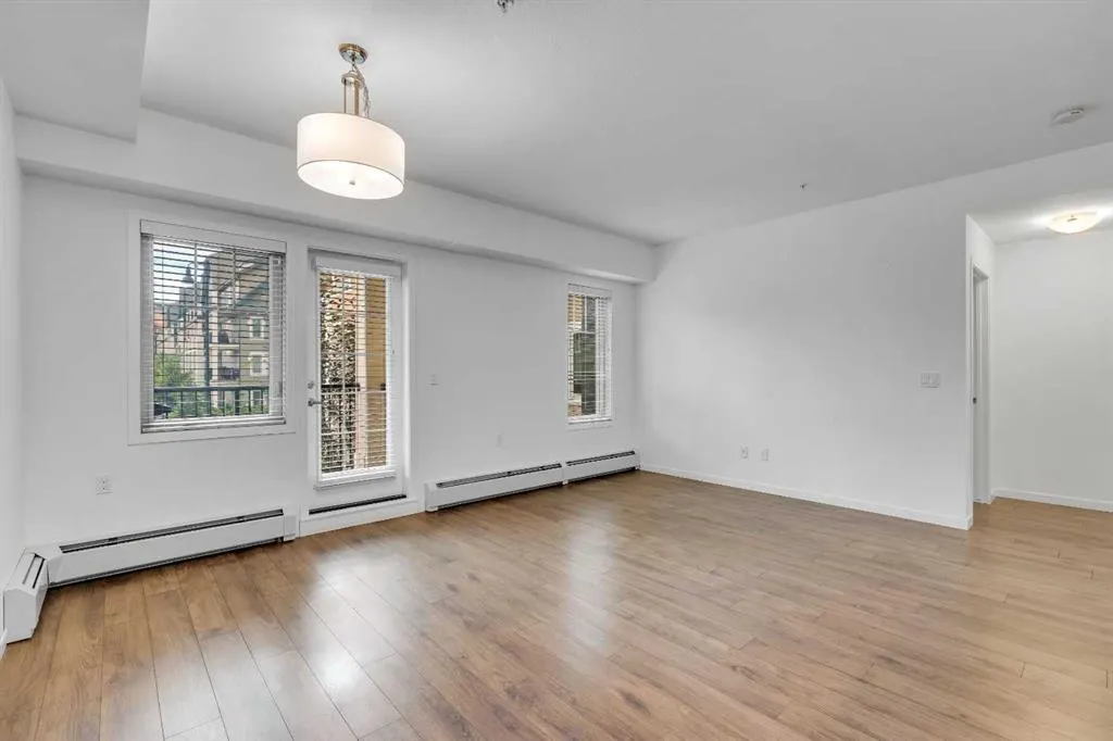 30 Mahogany Mews SE, #220