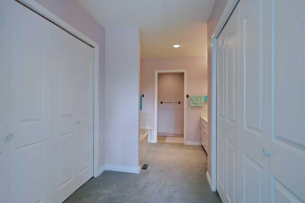 1901 Varsity Estates Drive NW, #18