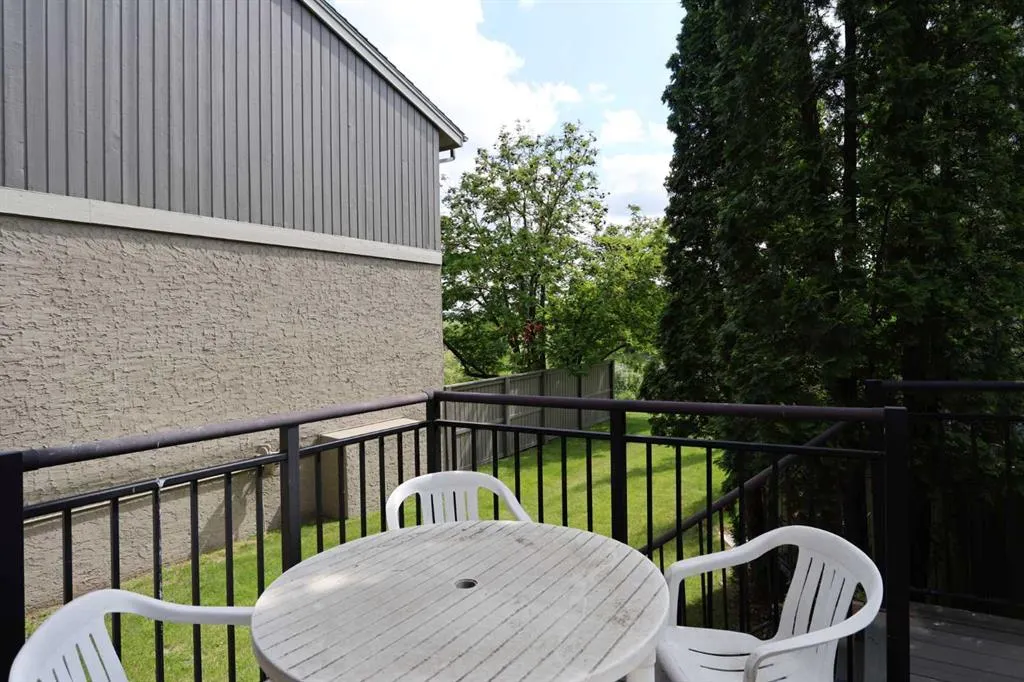1901 Varsity Estates Drive NW, #18