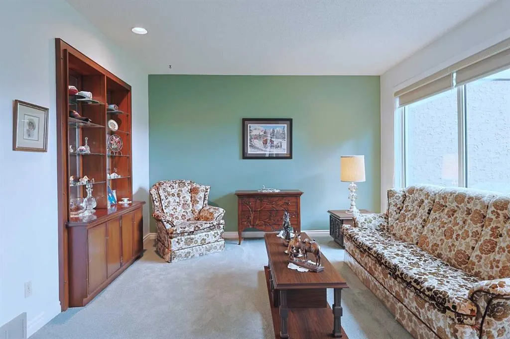 1901 Varsity Estates Drive NW, #18
