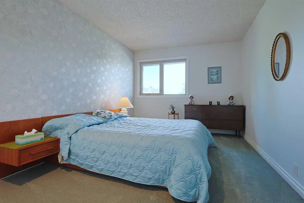 1901 Varsity Estates Drive NW, #18