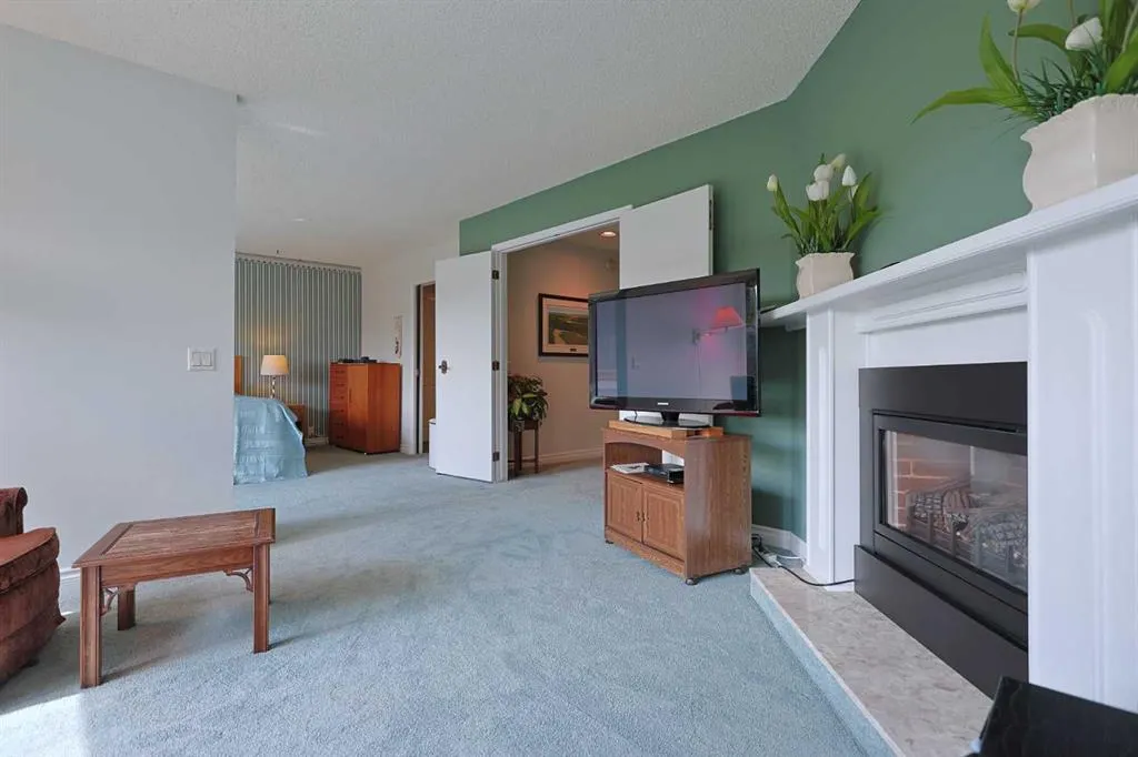 1901 Varsity Estates Drive NW, #18