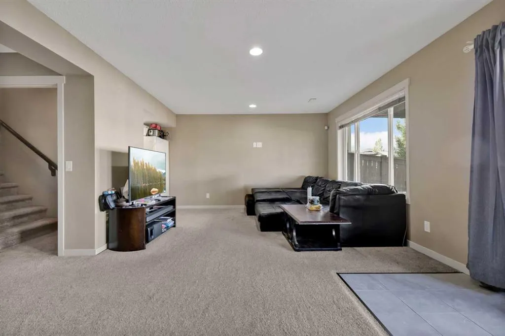 164 REUNION Grove NW