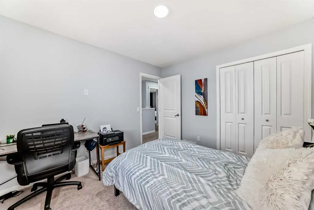 2357 Baywater Crescent SW