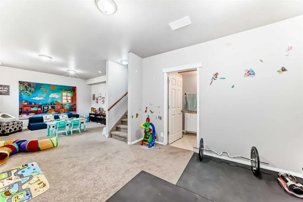 2357 Baywater Crescent SW