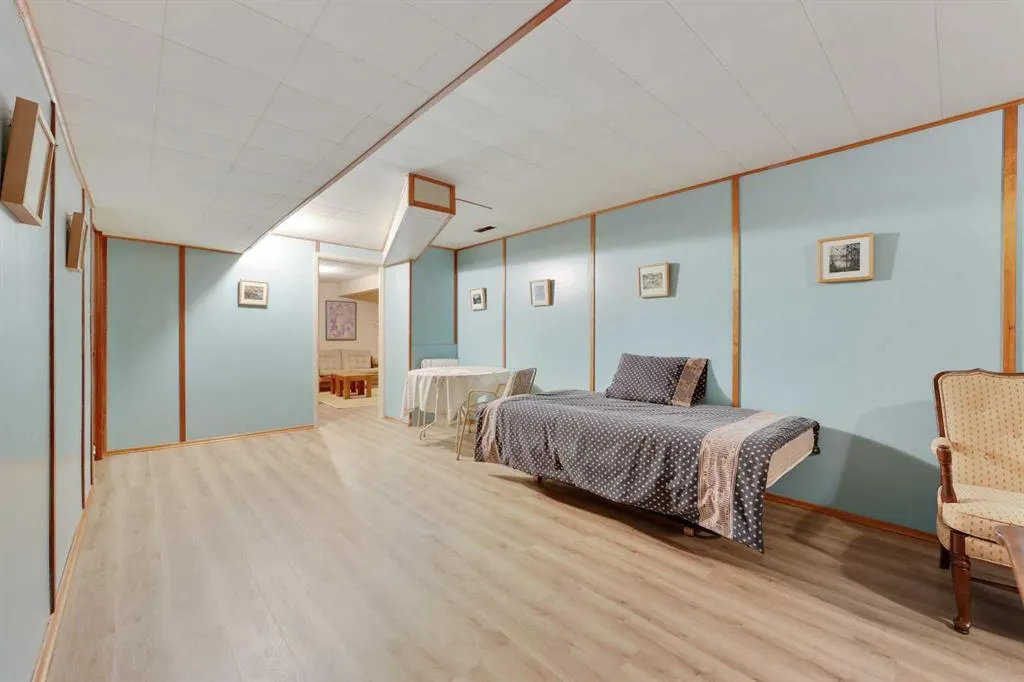 10 Glamorgan Drive SW