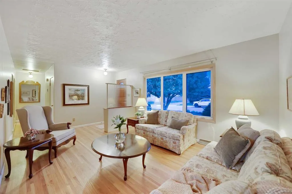 10 Glamorgan Drive SW