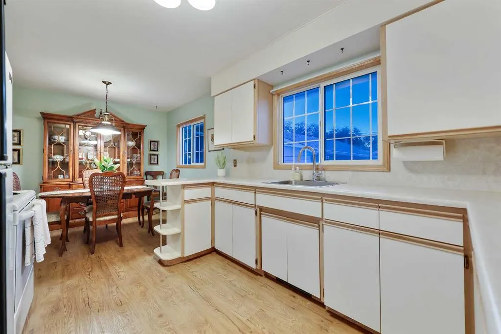 10 Glamorgan Drive SW