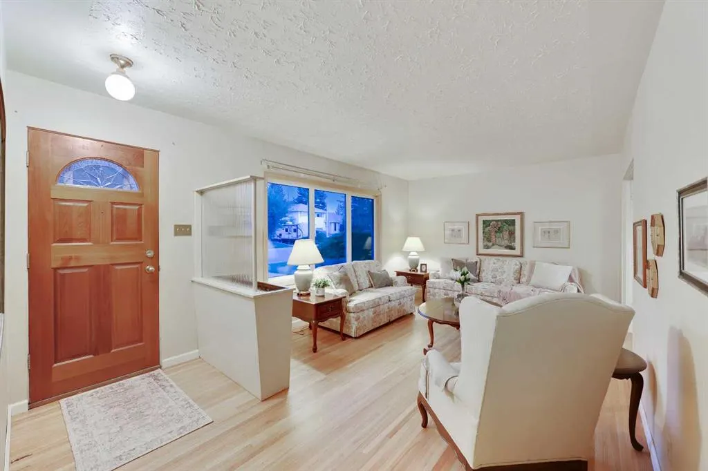 10 Glamorgan Drive SW