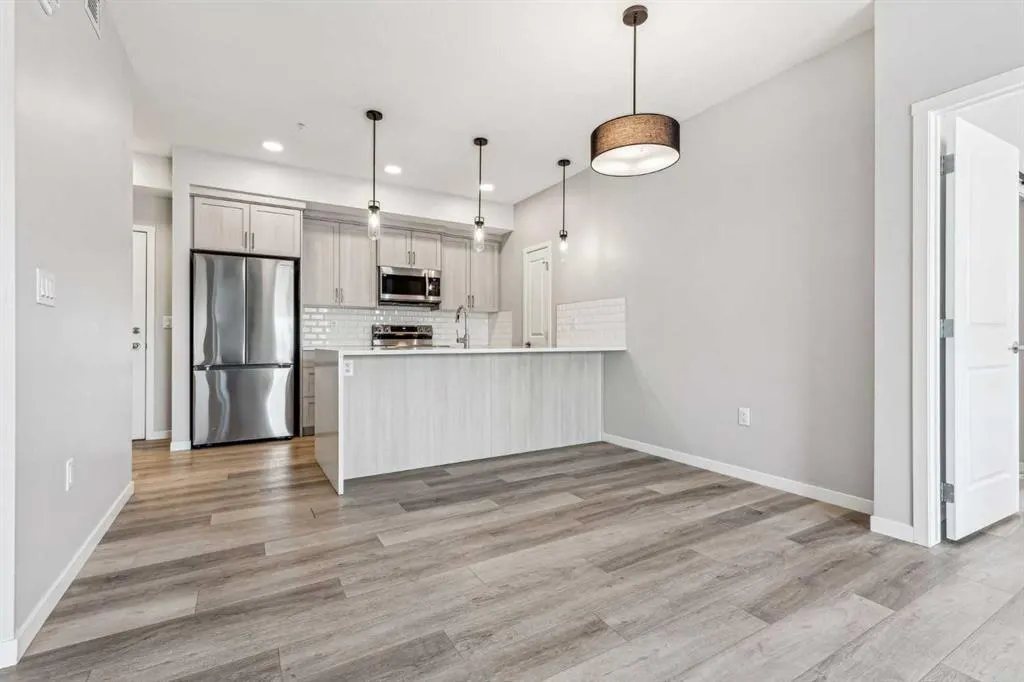 40 Carrington Plaza NW, #420