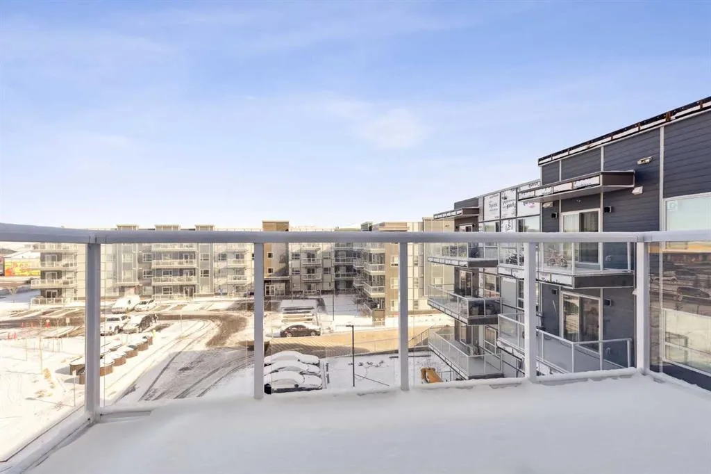 40 Carrington Plaza NW, #420