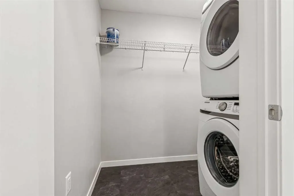 40 Carrington Plaza NW, #420