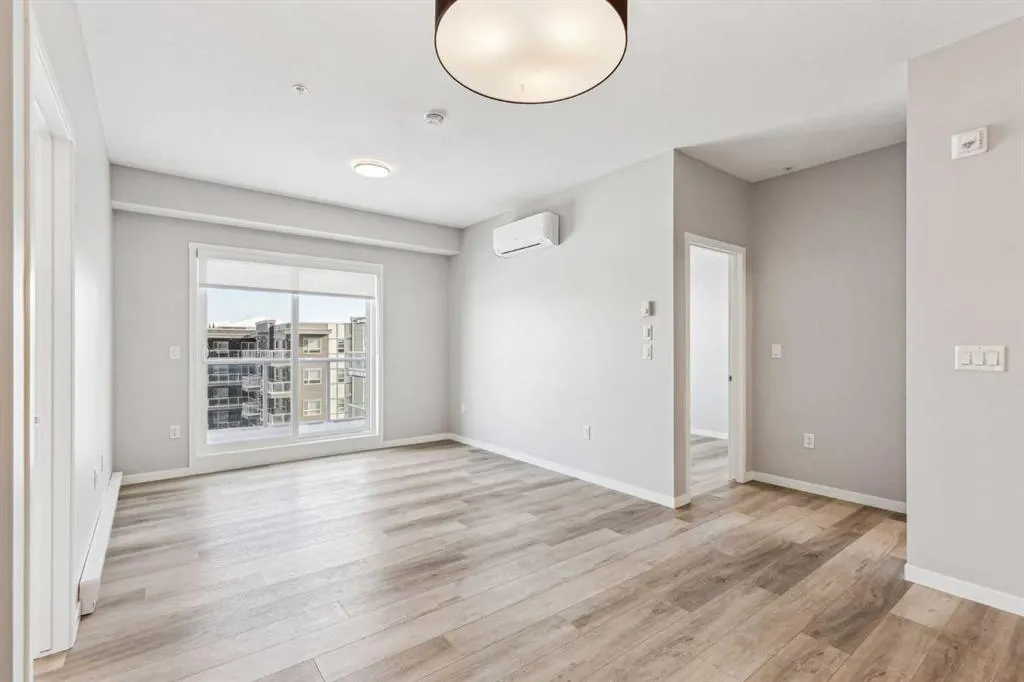 40 Carrington Plaza NW, #420