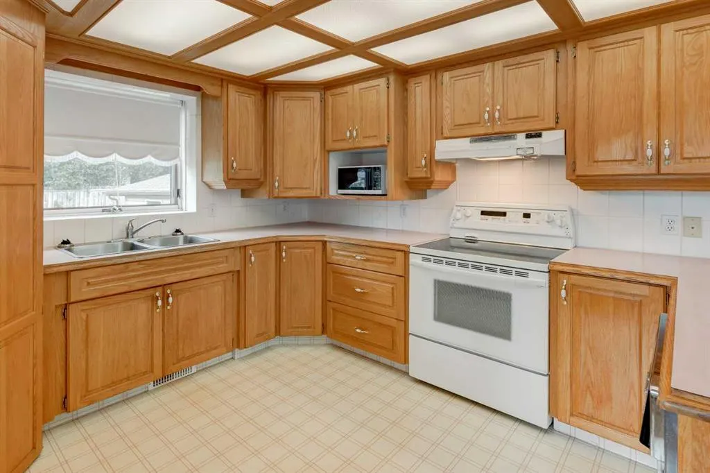328 Maple Tree Way