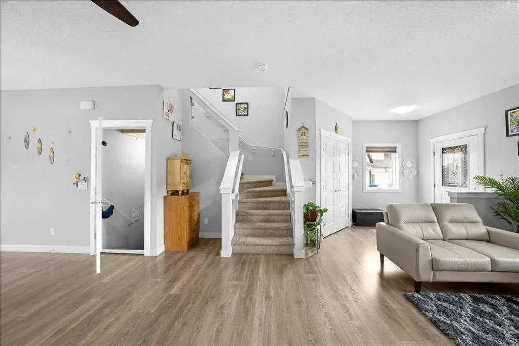 149 RAVENSTERN Crescent SE