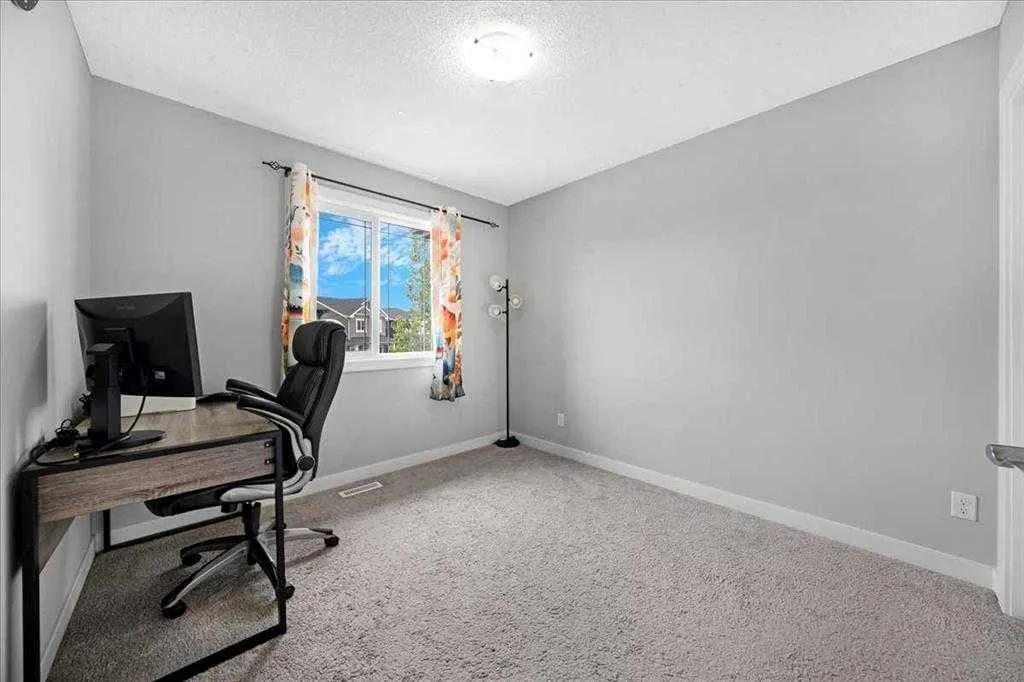 149 RAVENSTERN Crescent SE