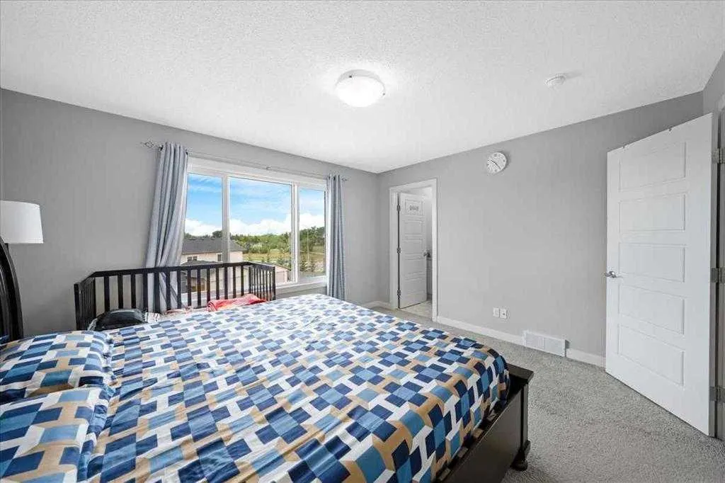149 RAVENSTERN Crescent SE