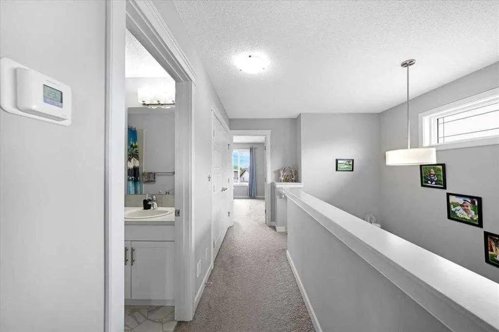 149 RAVENSTERN Crescent SE