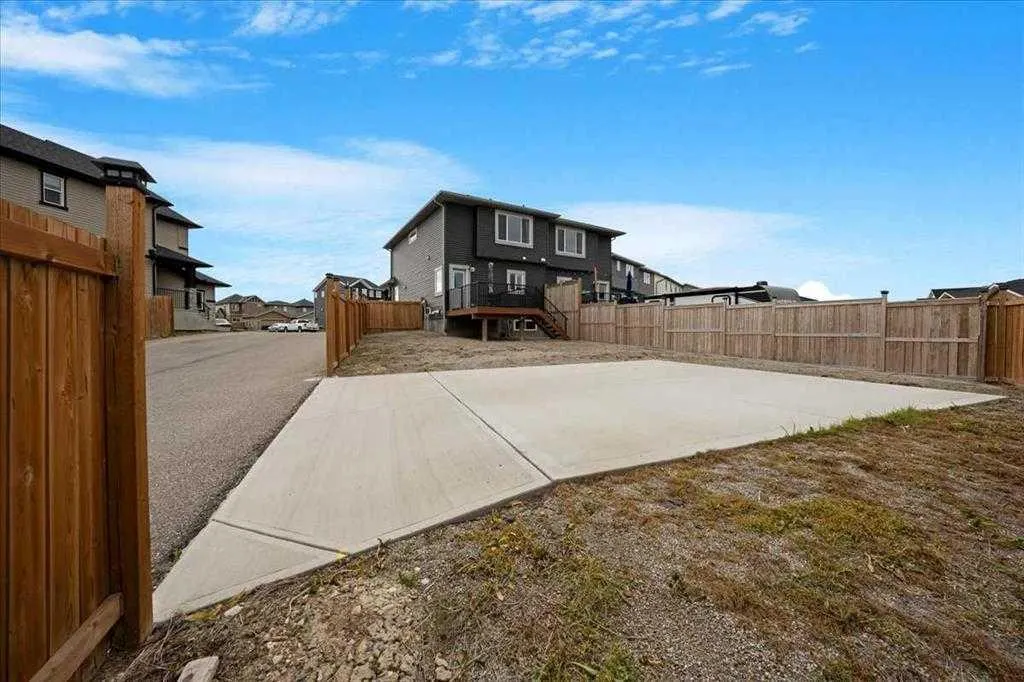 149 RAVENSTERN Crescent SE