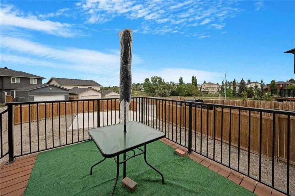 149 RAVENSTERN Crescent SE