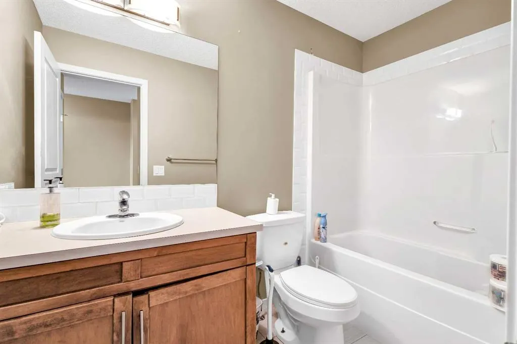 216 Copperpond Green SE