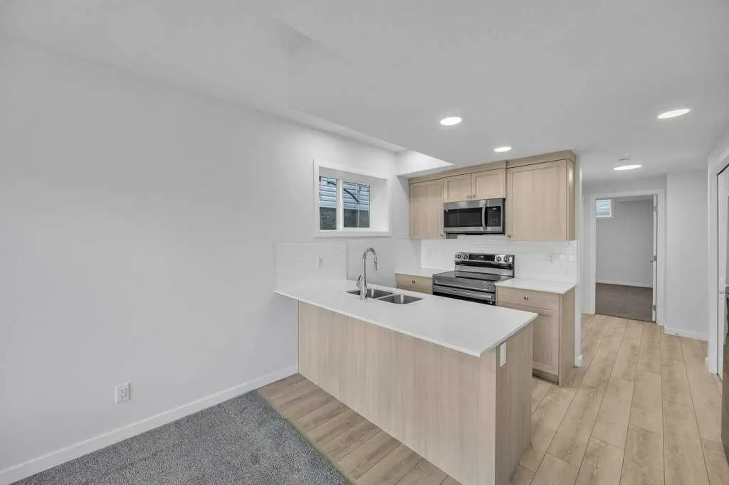 454 & 458 Carringvue Grove