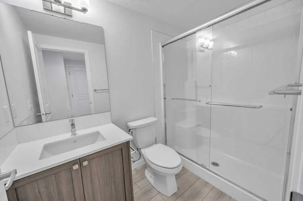 454 & 458 Carringvue Grove