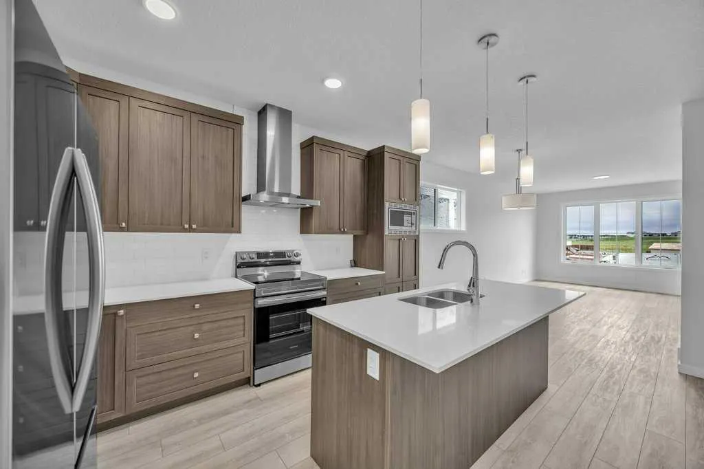454 & 458 Carringvue Grove