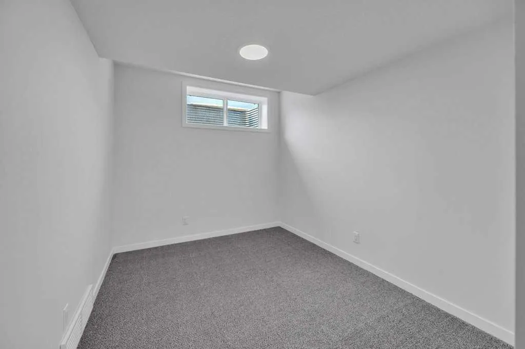 454 & 458 Carringvue Grove