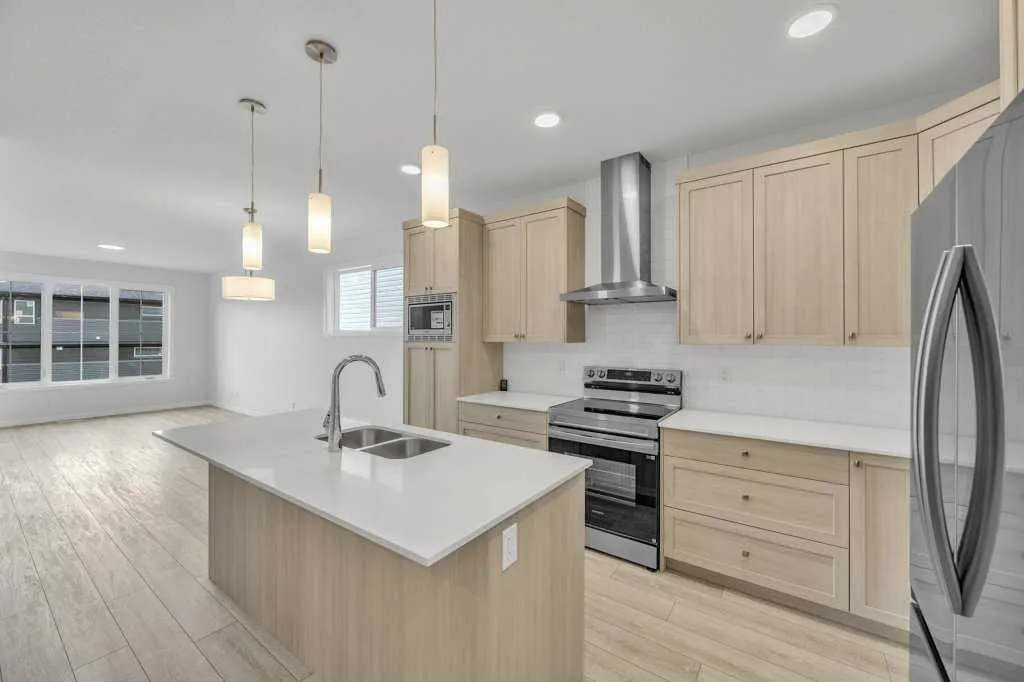 454 & 458 Carringvue Grove