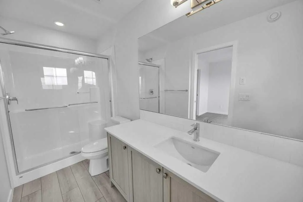 454 & 458 Carringvue Grove