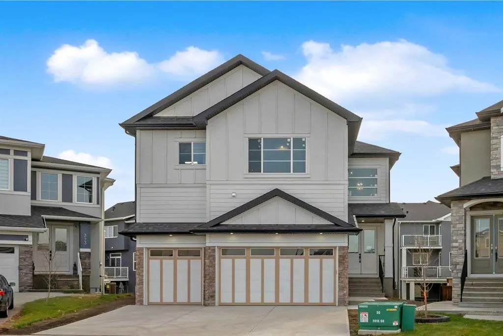 327 Kinniburgh Place