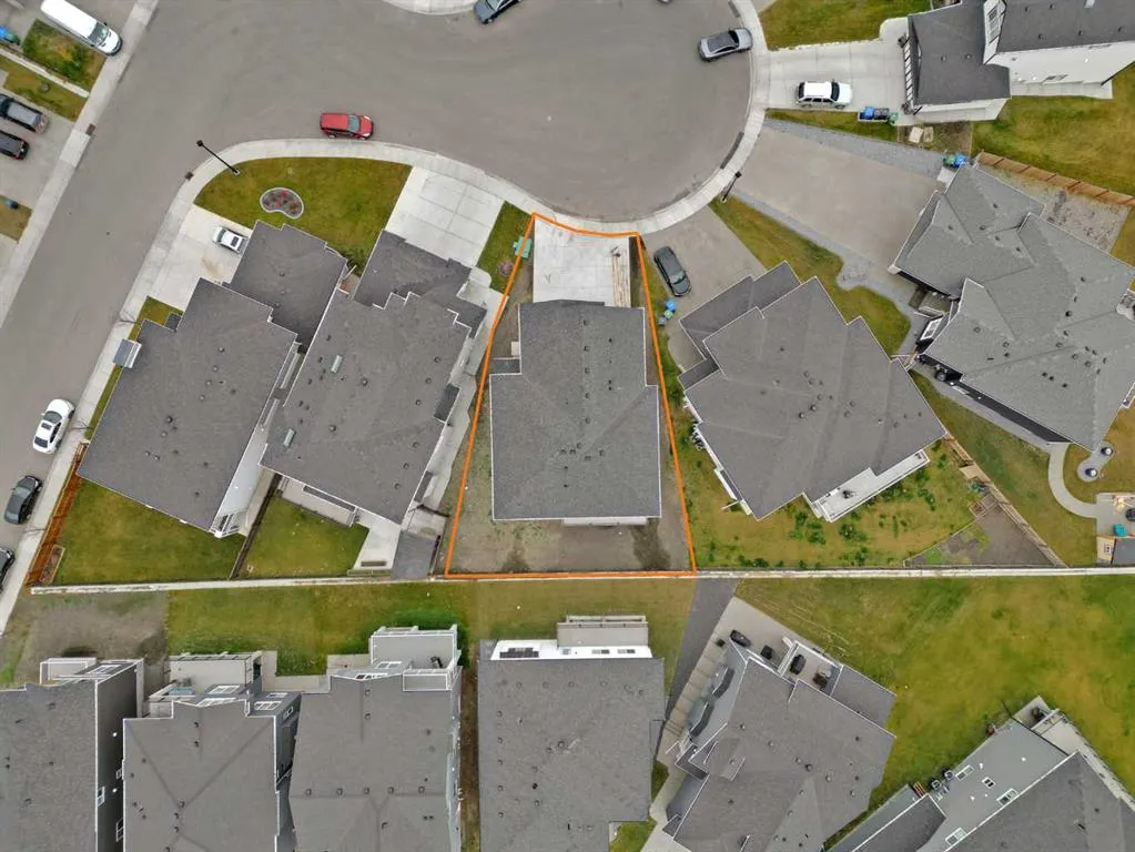 327 Kinniburgh Place