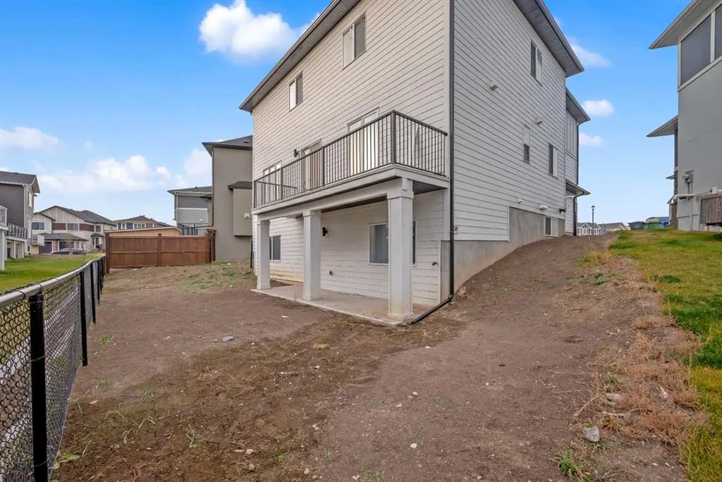 327 Kinniburgh Place