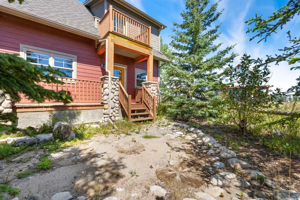 225 CottageClub Crescent