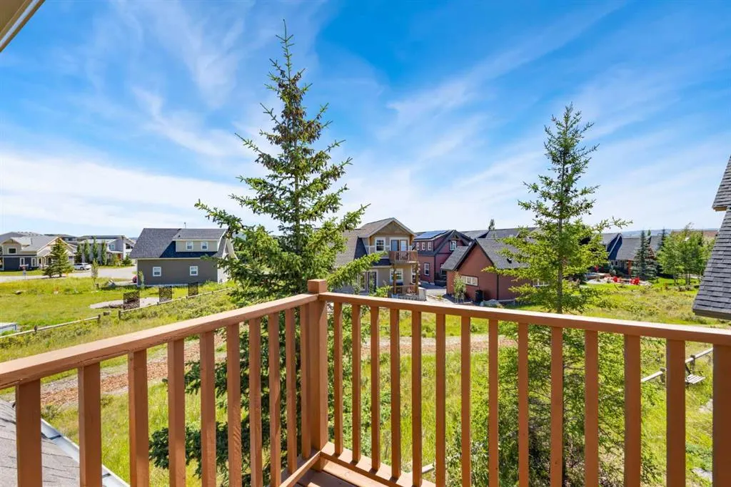 225 CottageClub Crescent