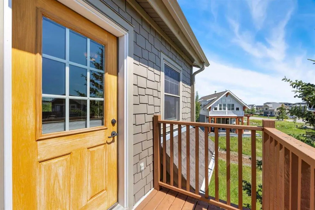 225 CottageClub Crescent