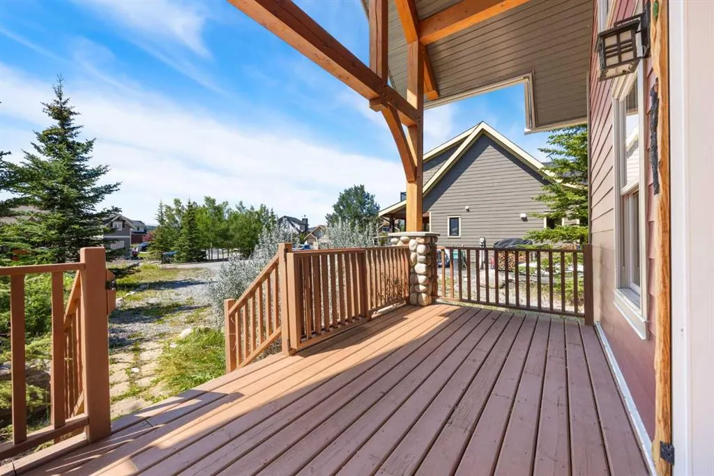 225 CottageClub Crescent
