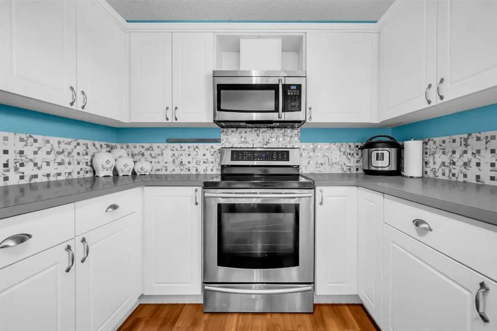 42 Martha's Haven Manor NE