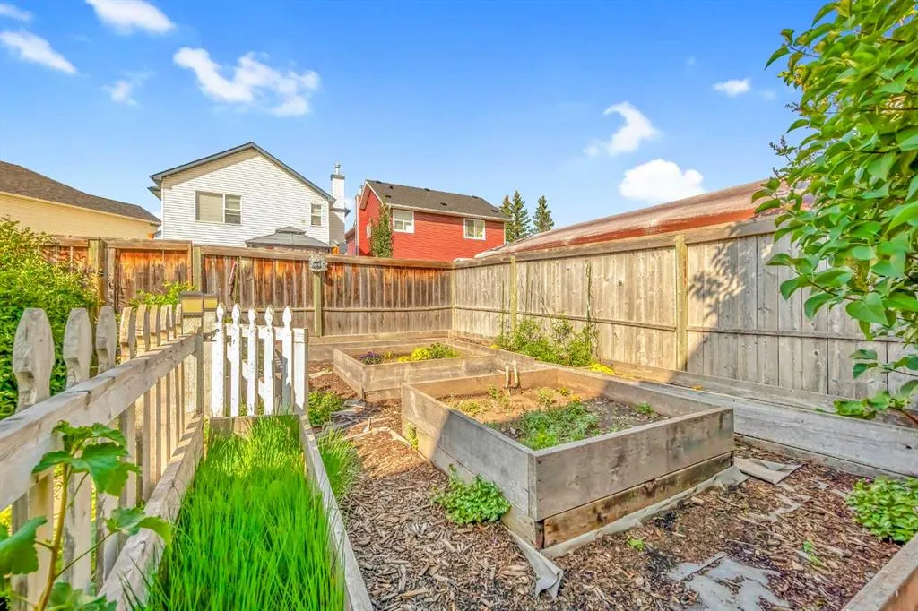 42 Martha's Haven Manor NE