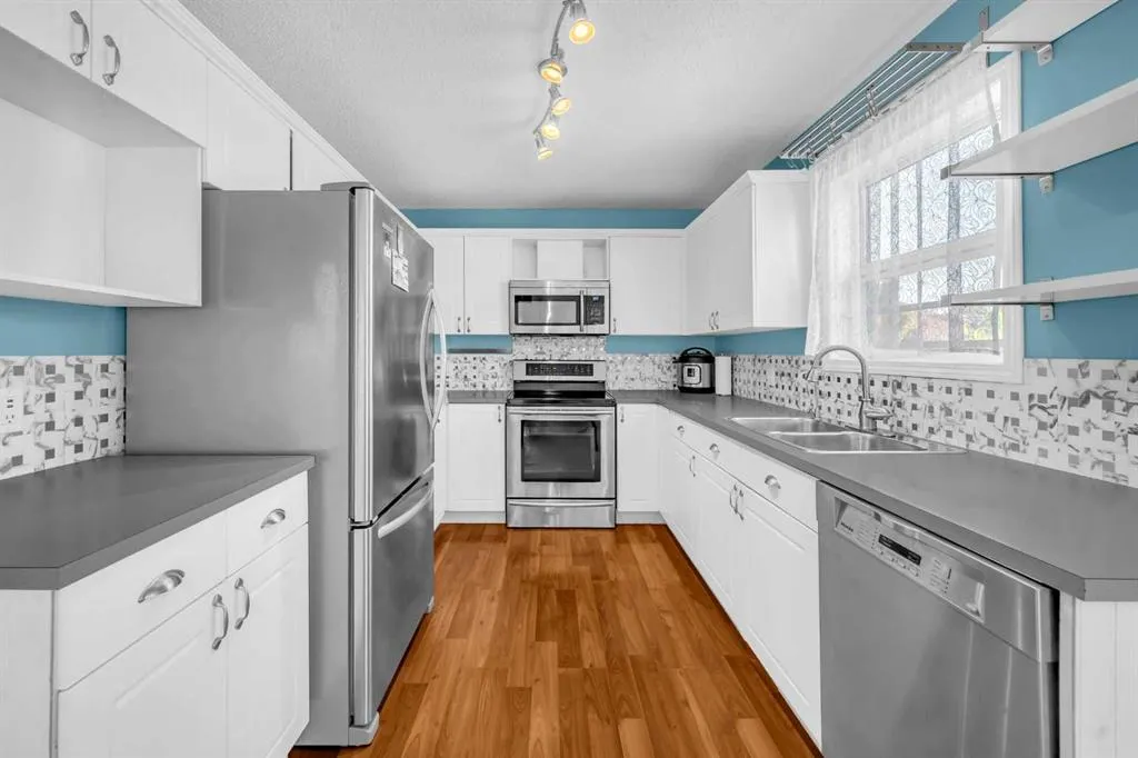 42 Martha's Haven Manor NE