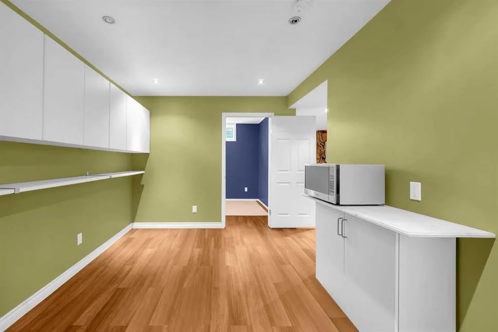 42 Martha's Haven Manor NE