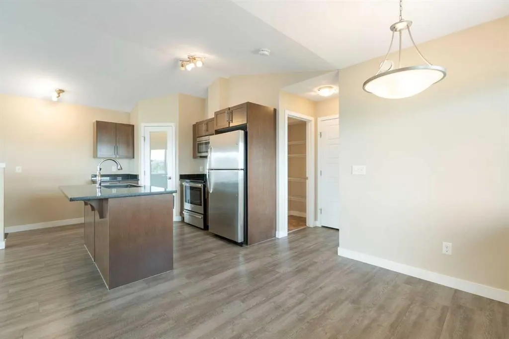2781 Chinook Winds Drive SW, #3304
