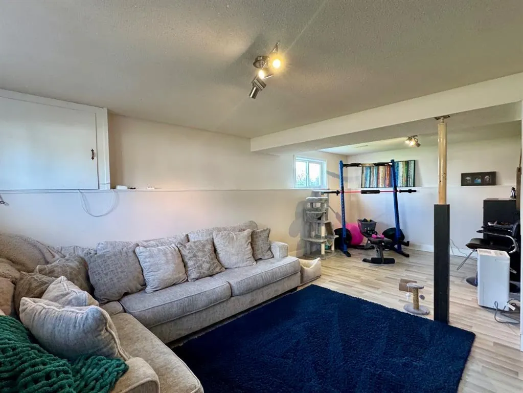 11805 94a Street