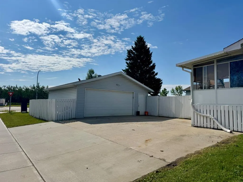 11805 94a Street