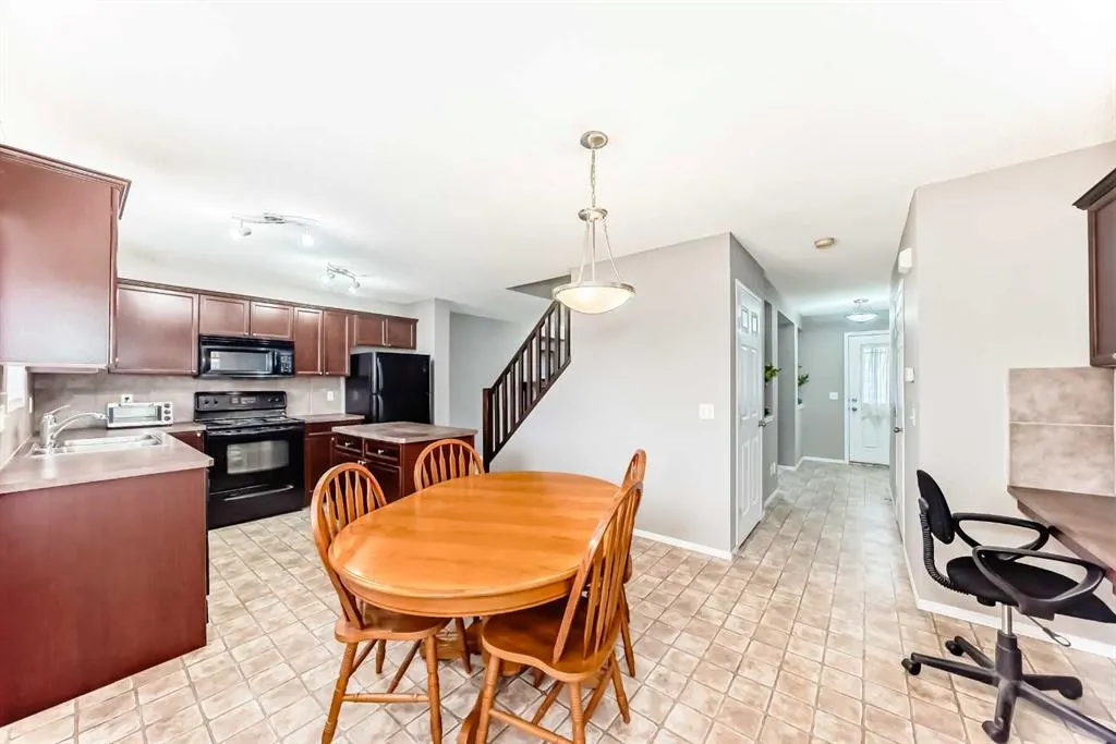 135 Copperstone Grove SE