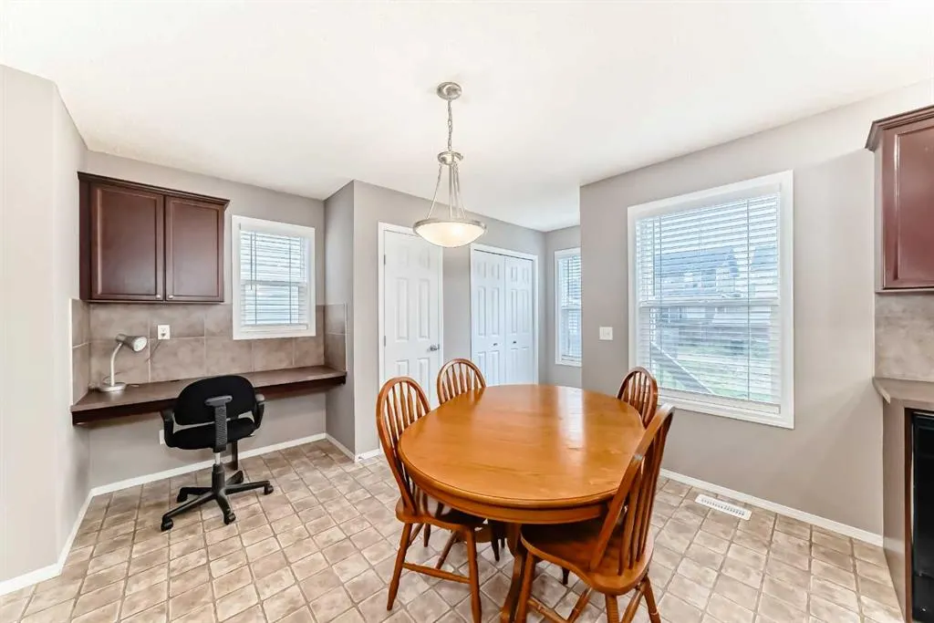 135 Copperstone Grove SE