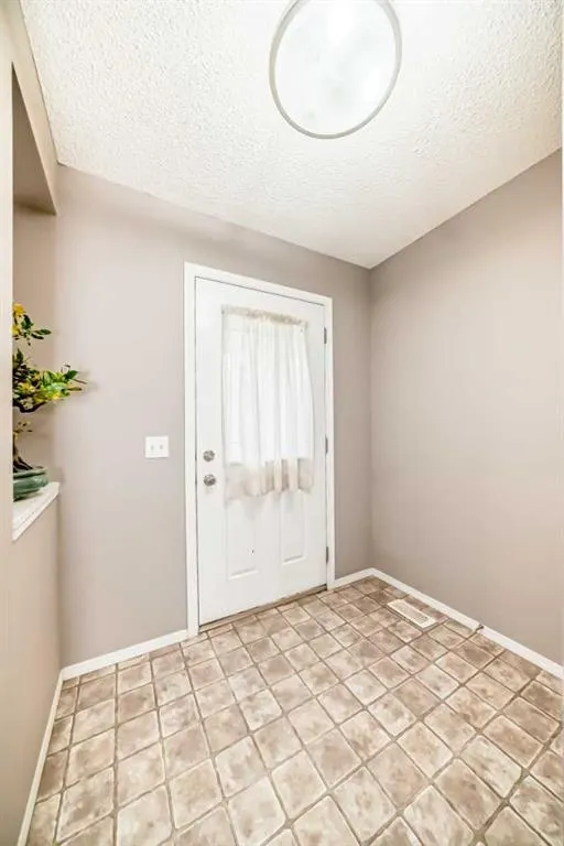 135 Copperstone Grove SE