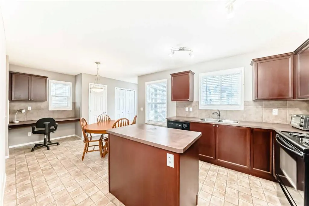 135 Copperstone Grove SE