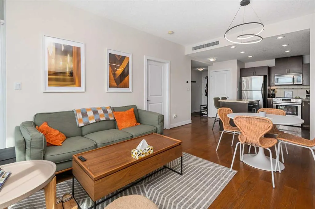 77 Spruce Place SW, #2005